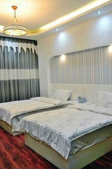 Yiguangnian Fashion Hotel Фенян Екстериор снимка